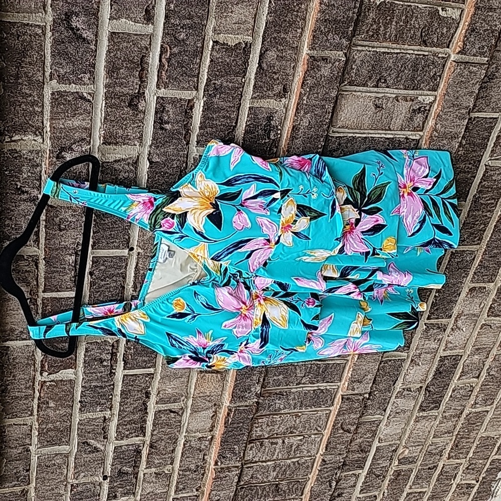 Avenue Bright Floral Tiered bathing suit top size 28W - Picture 2 of 11